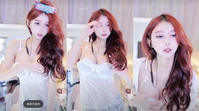 【极品稀缺魔手外购】最新《疯狂抖音》新篇之《美新娘》美女倒立新尺度 开裆透明内裤劈叉都露出菊花了 超精彩 (4)